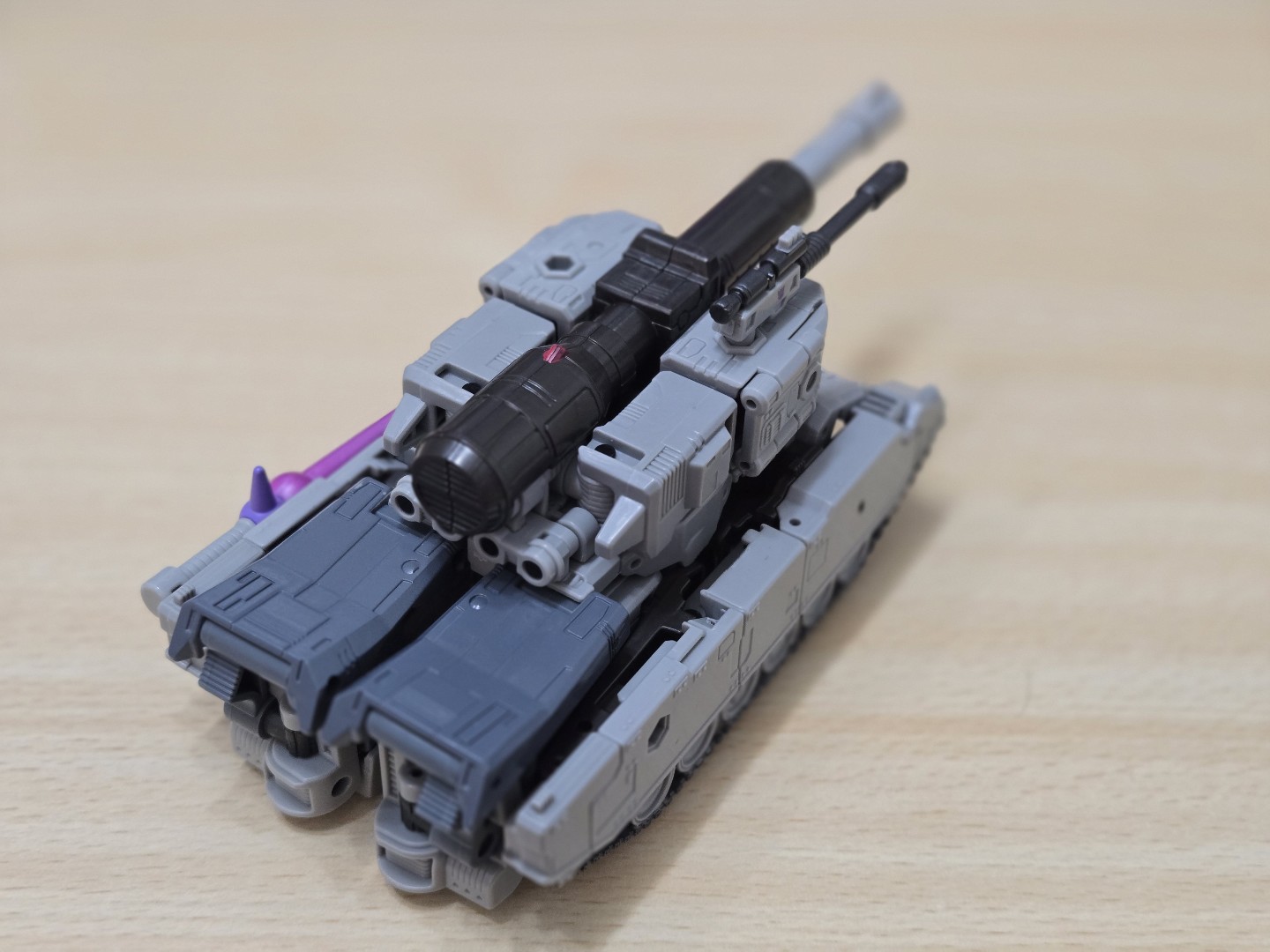 트랜스포머 스튜디오시리즈 86 메가트론 비클모드 | 콜리(Colley)