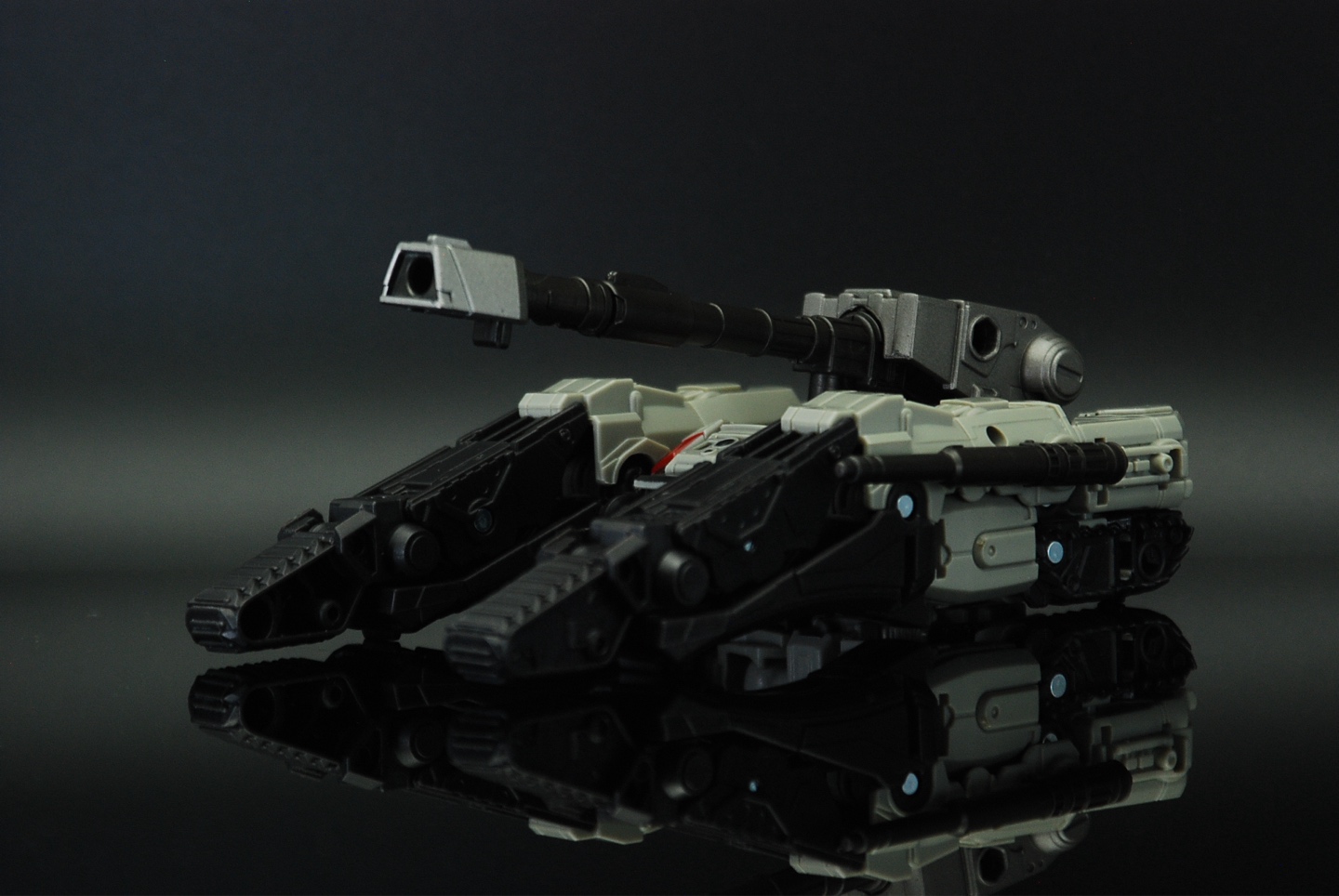 스튜디오 시리즈 메가트론(트랜스포머 one) | 콜리(Colley)