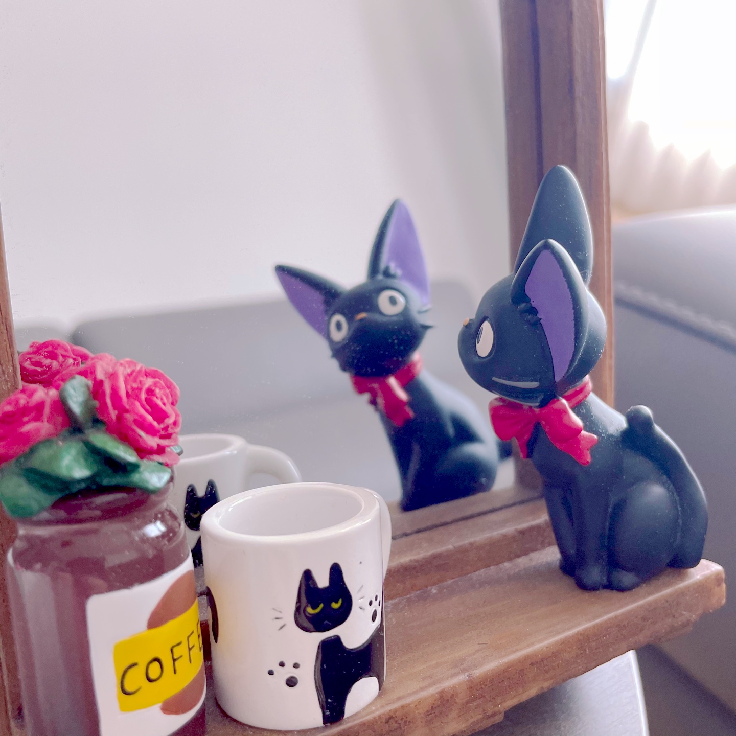 거울보는 지지😼