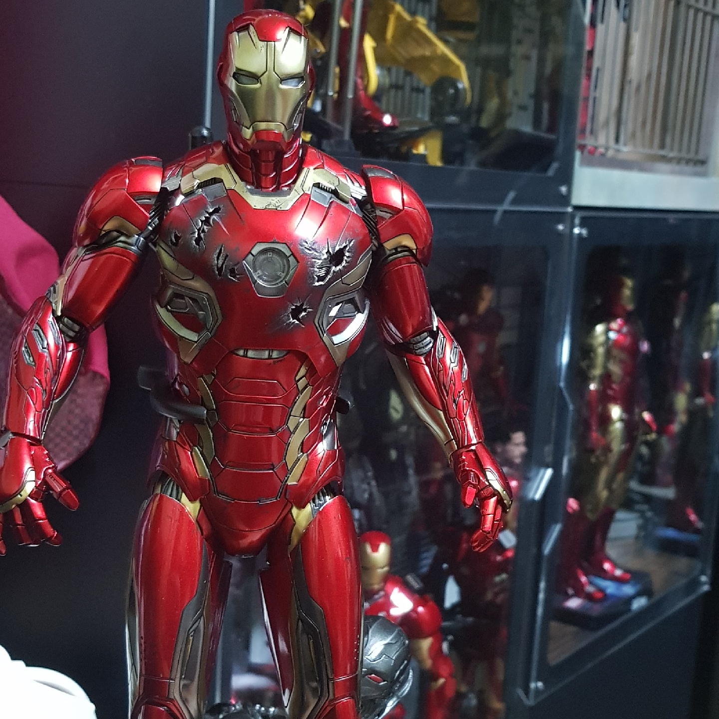 이른바 핫토이 마블 시리즈의 흥행 효자 아이언맨 시리즈 제품. | 콜리(Colley)