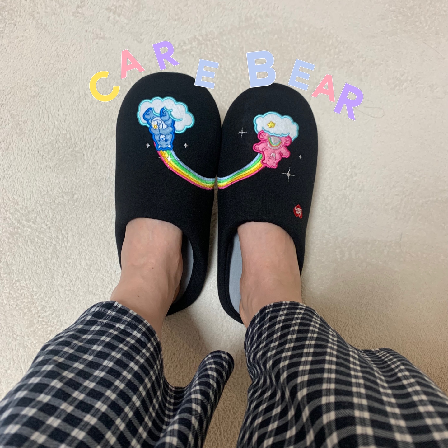 𝑐𝑎𝑟𝑒𝑏𝑒𝑎𝑟𝑠 𝑙𝑖𝑣𝑖𝑛𝑔 𝑠ℎ𝑜𝑒𝑠