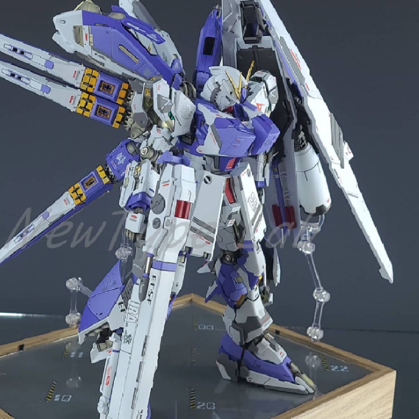 Nu Gundam +