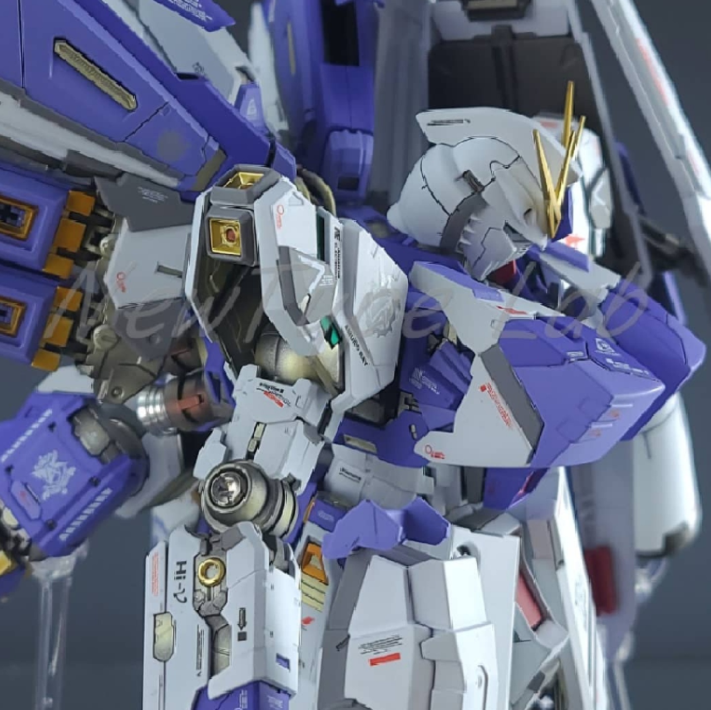 Nu Gundam +