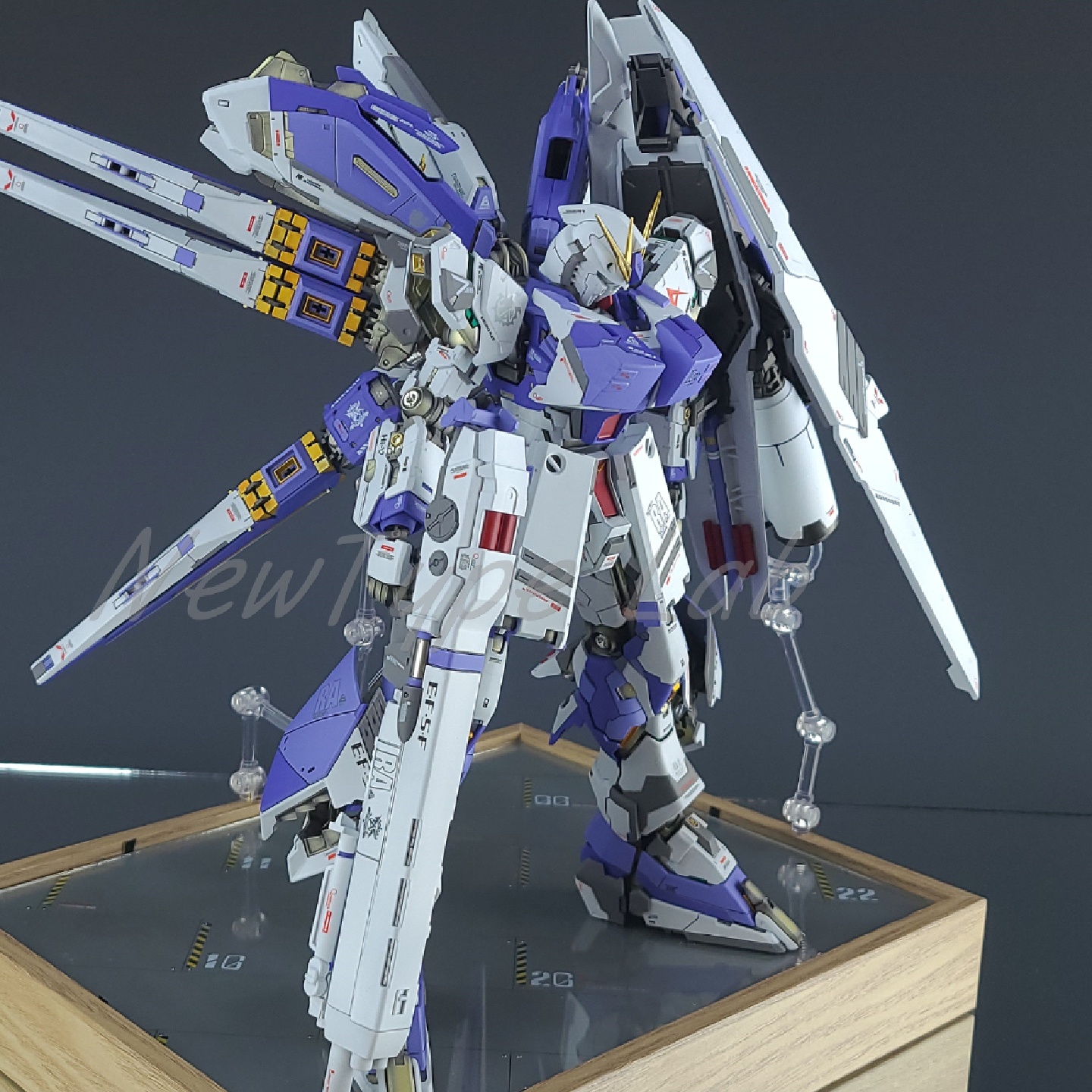Nu Gundam +