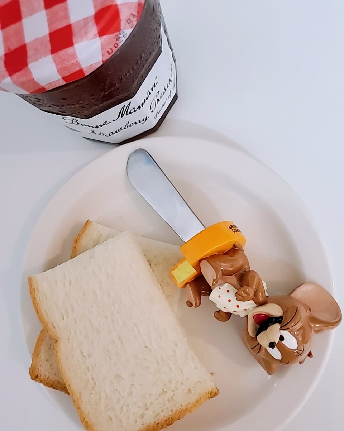 식빵엔 딸기잼이지🍞🍓