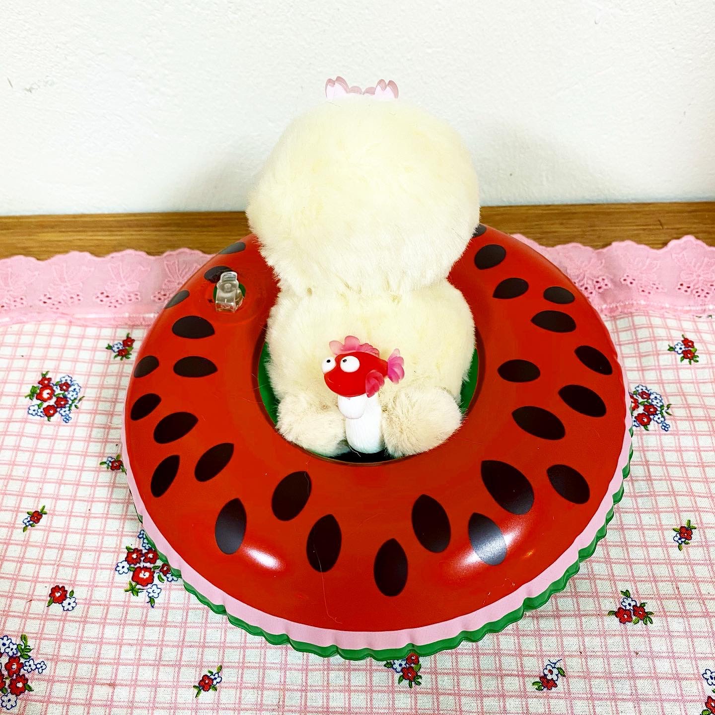 수박 튜브
니니뚜