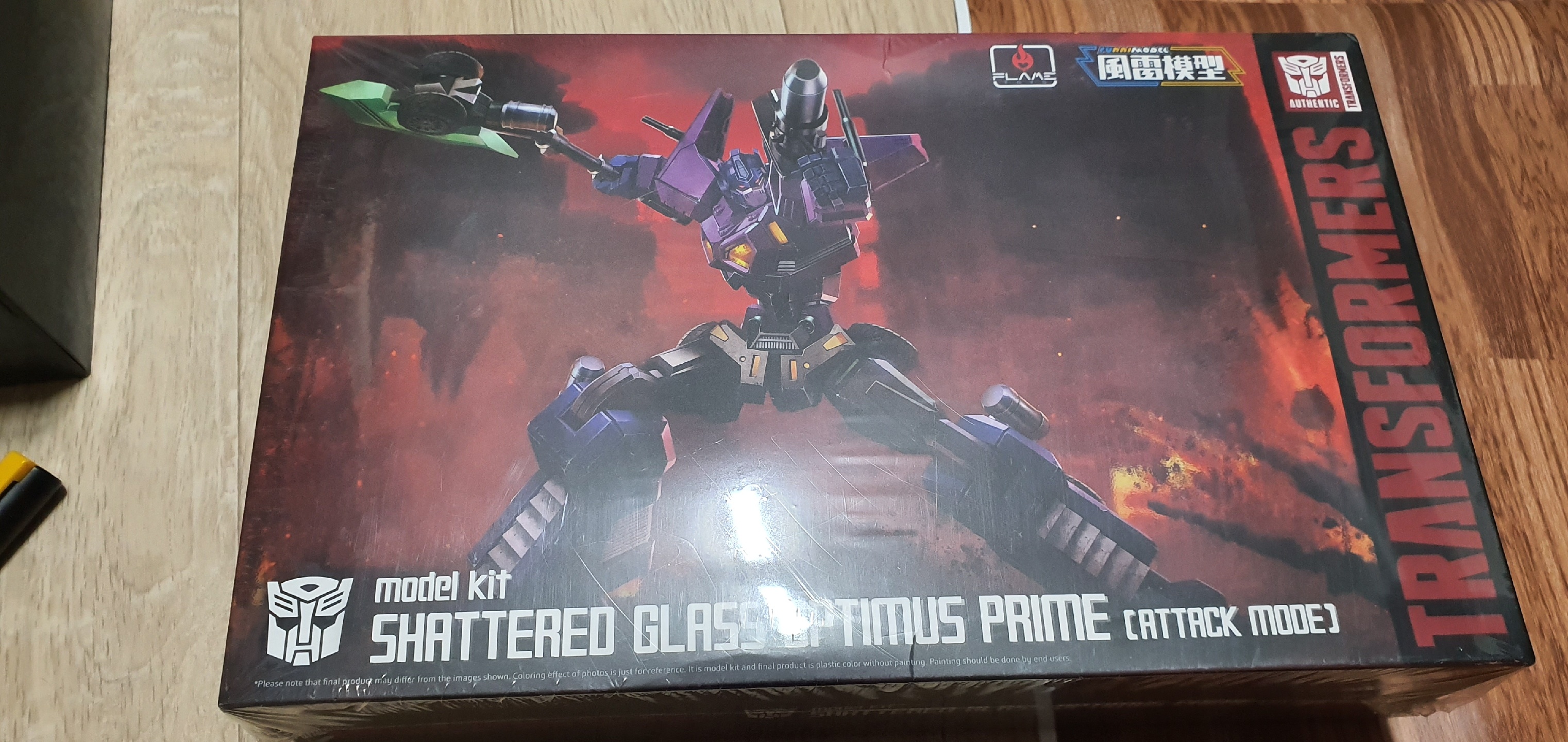Optimus Prime Ver. Shattered Glass