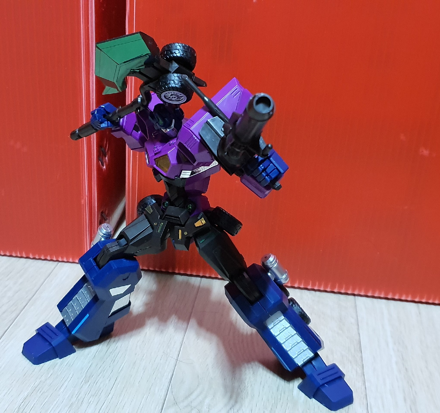 Optimus Prime Ver. Shattered Glass