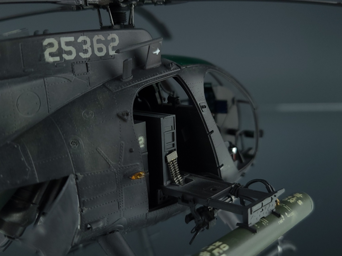 AH-6J 휴즈