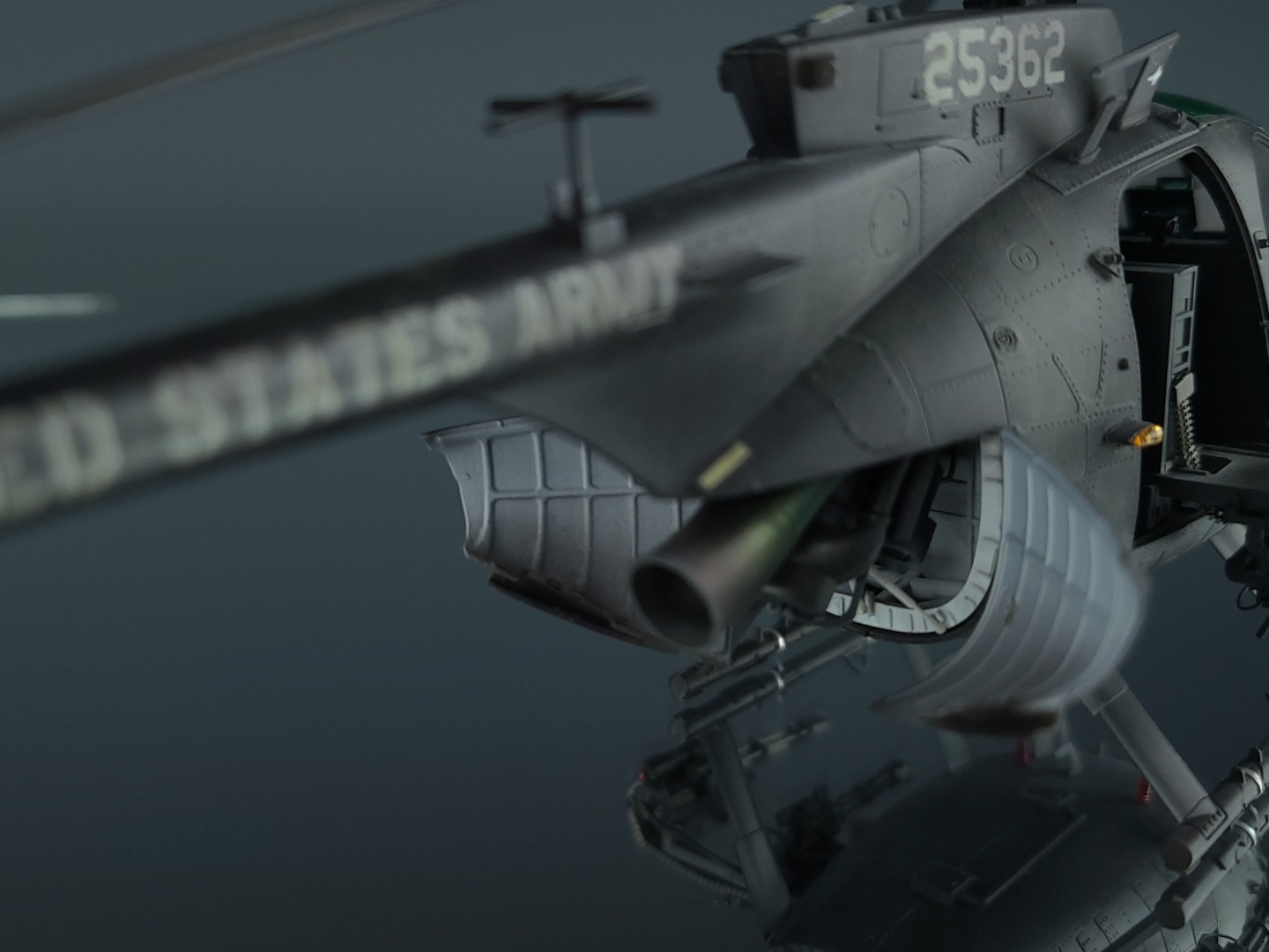 AH-6J 휴즈