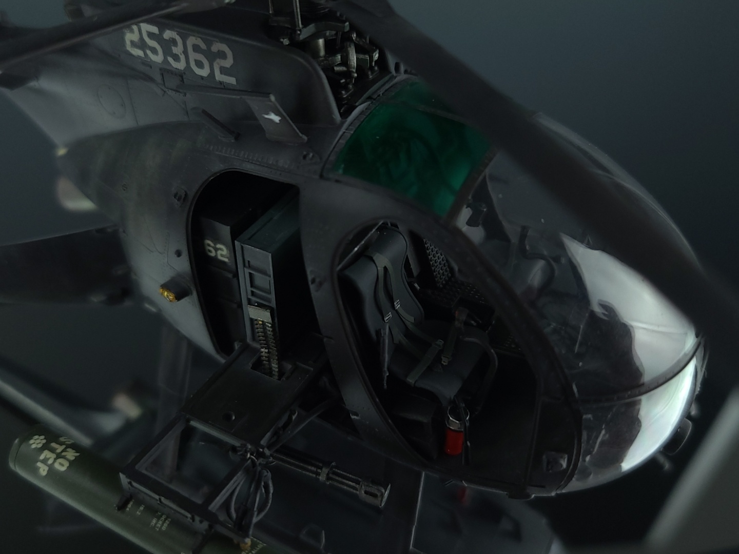 AH-6J 휴즈