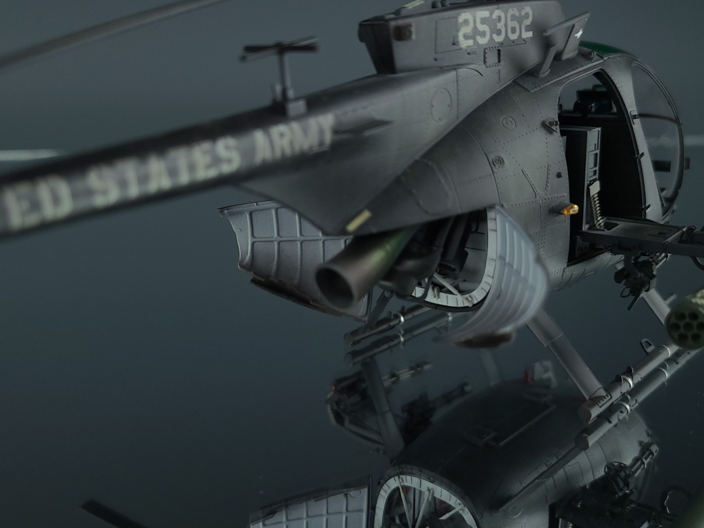 AH-6J 휴즈