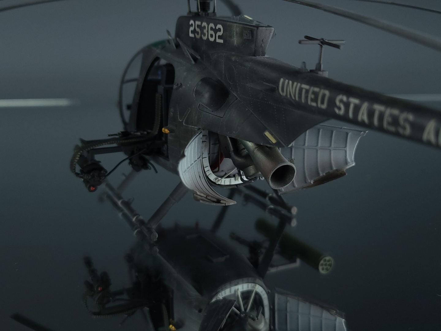 AH-6J 휴즈