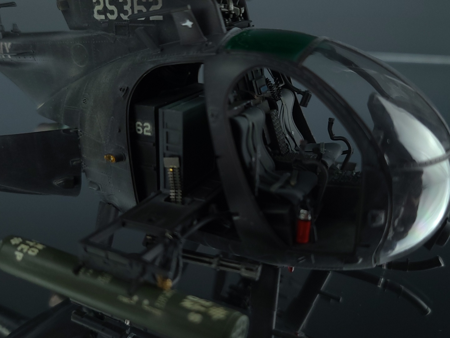 AH-6J 휴즈
