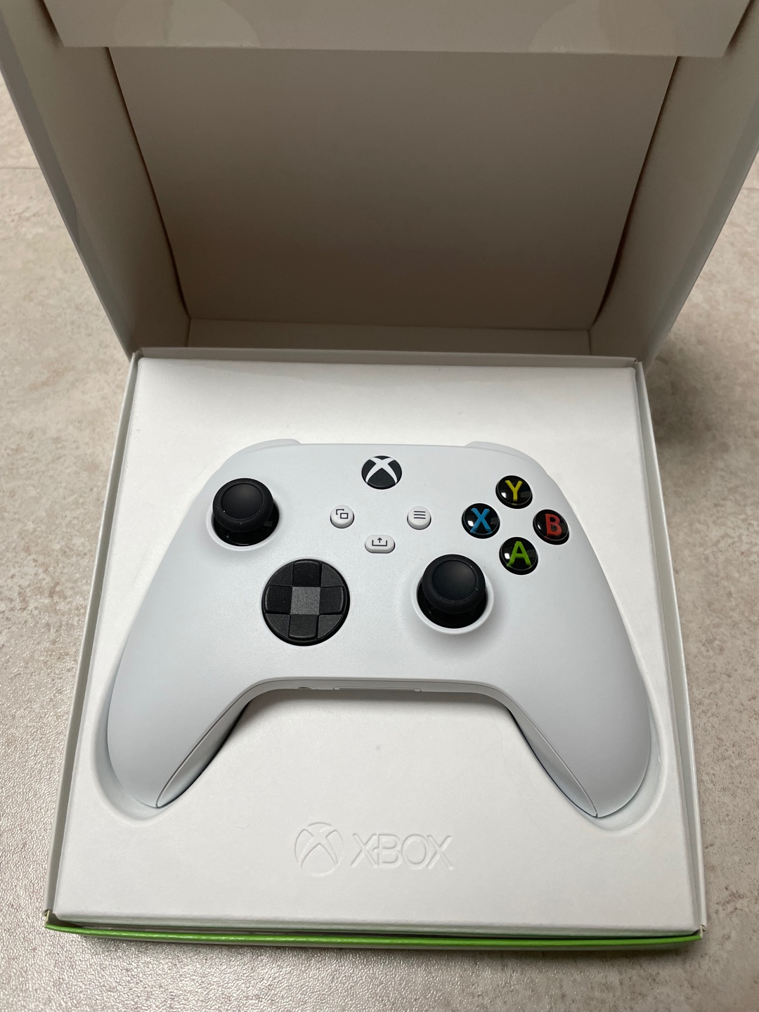 xbox 컨트롤러 4세대 - 로봇 화이트