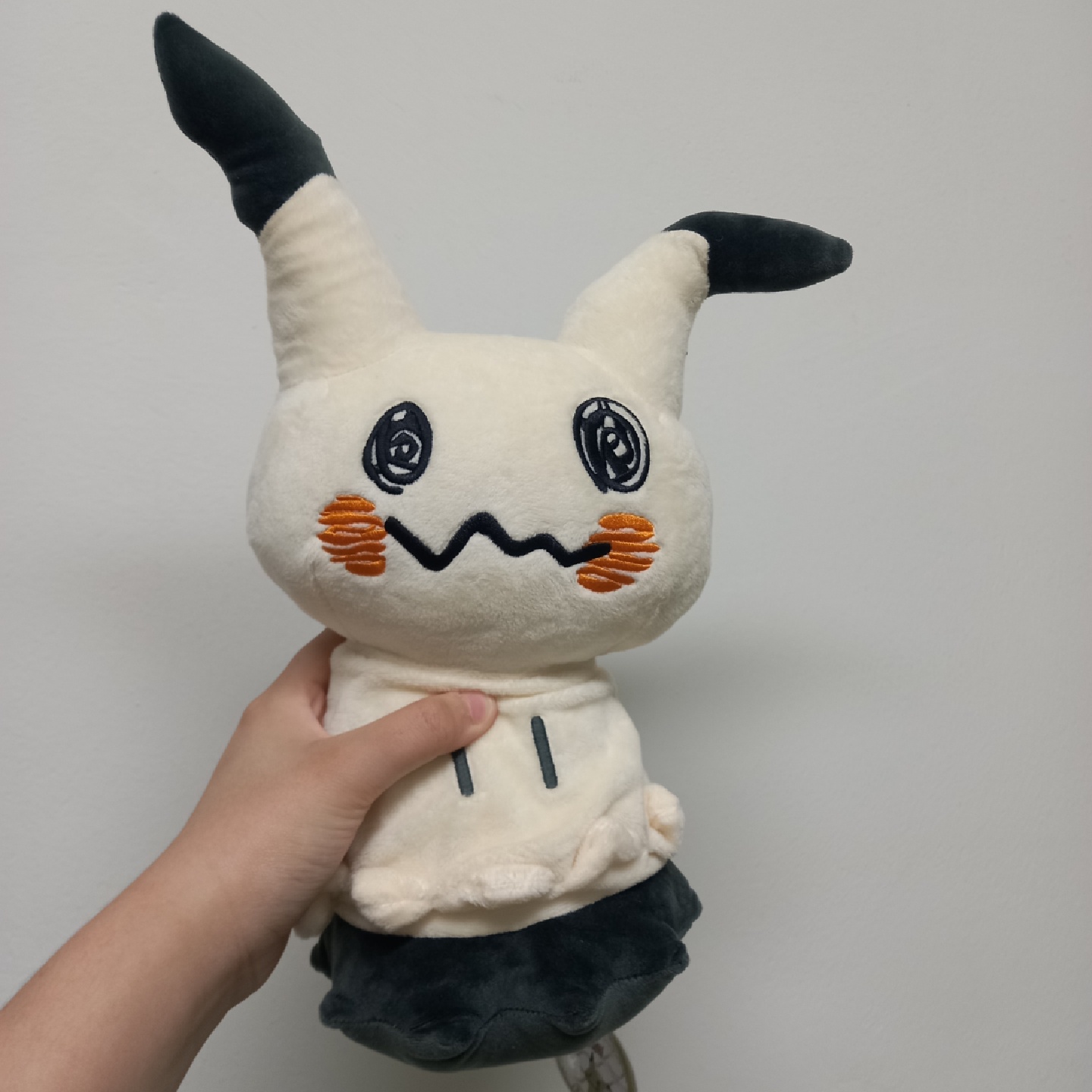 따라큐 인형