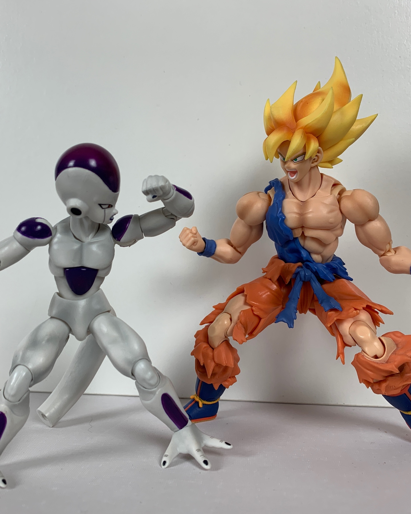 S.H.Figuarts 나메크성 각성 손오공 VS 프리더 완전체