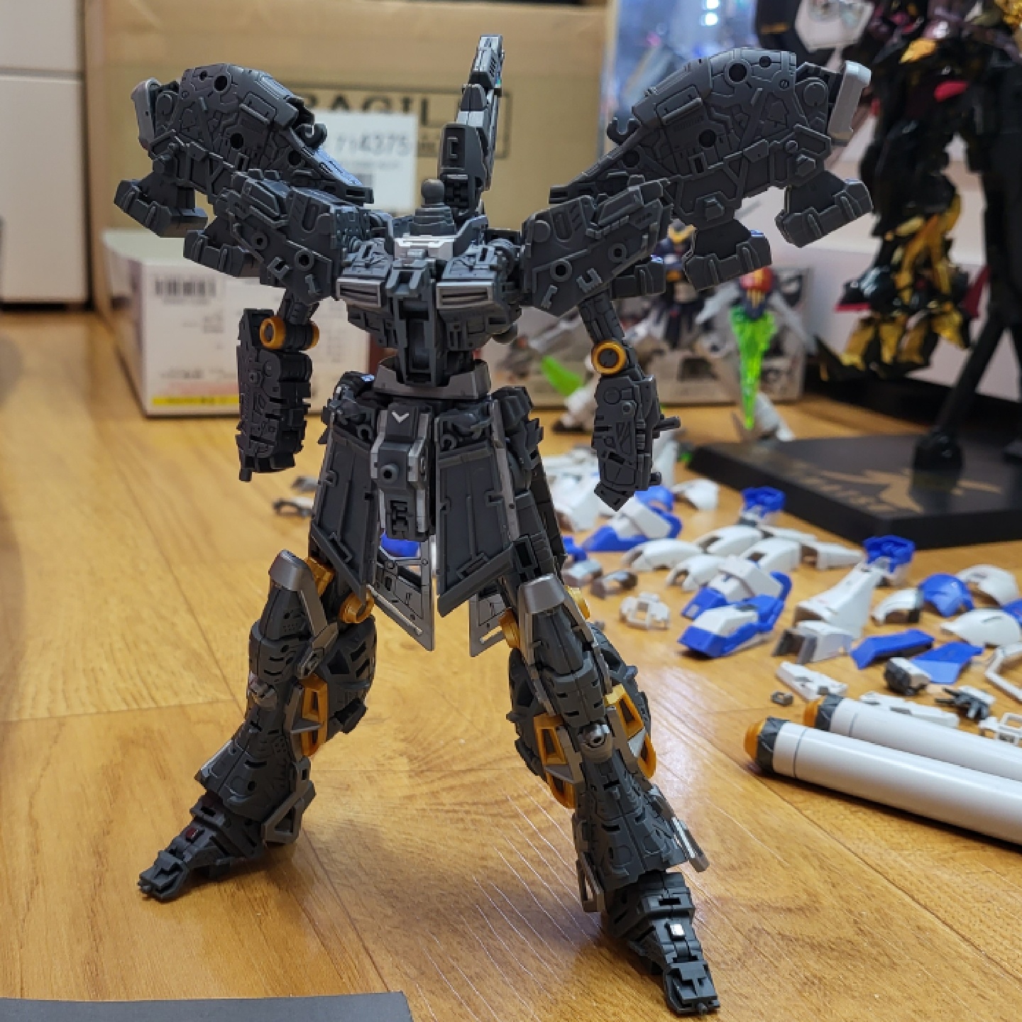 RG Hi-ν 건담