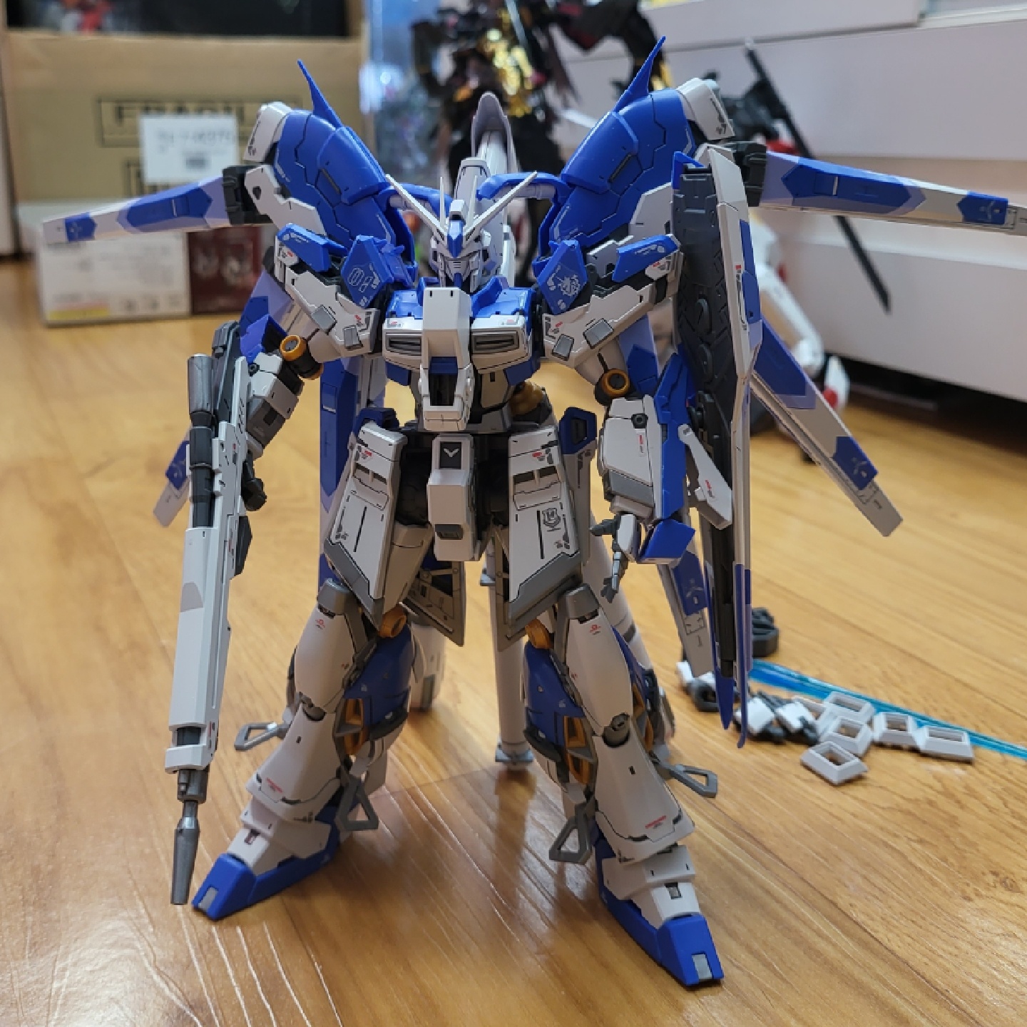 RG Hi-ν 건담