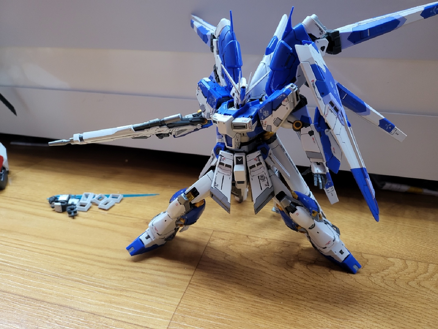 RG Hi-ν 건담