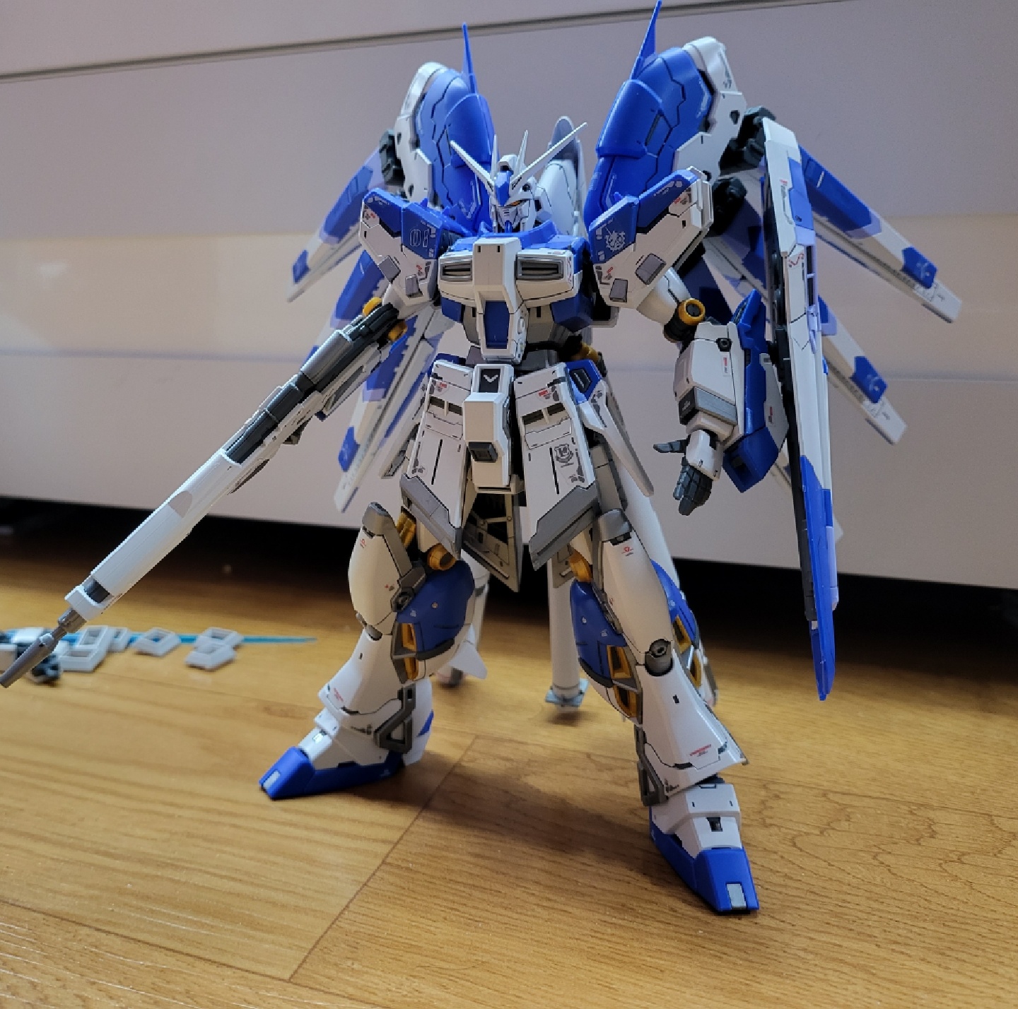 RG Hi-ν 건담