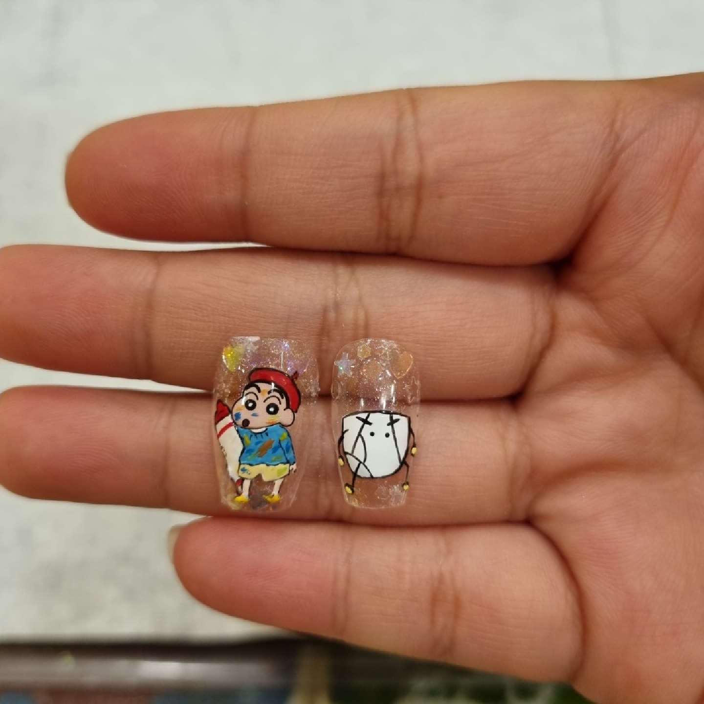 🌻짱구는 못말려🎨
심심해서 짱구 극장판 새로나온김에 했던 네일인데
아직도 미완성이네...🤔
완성언제하지...?😭