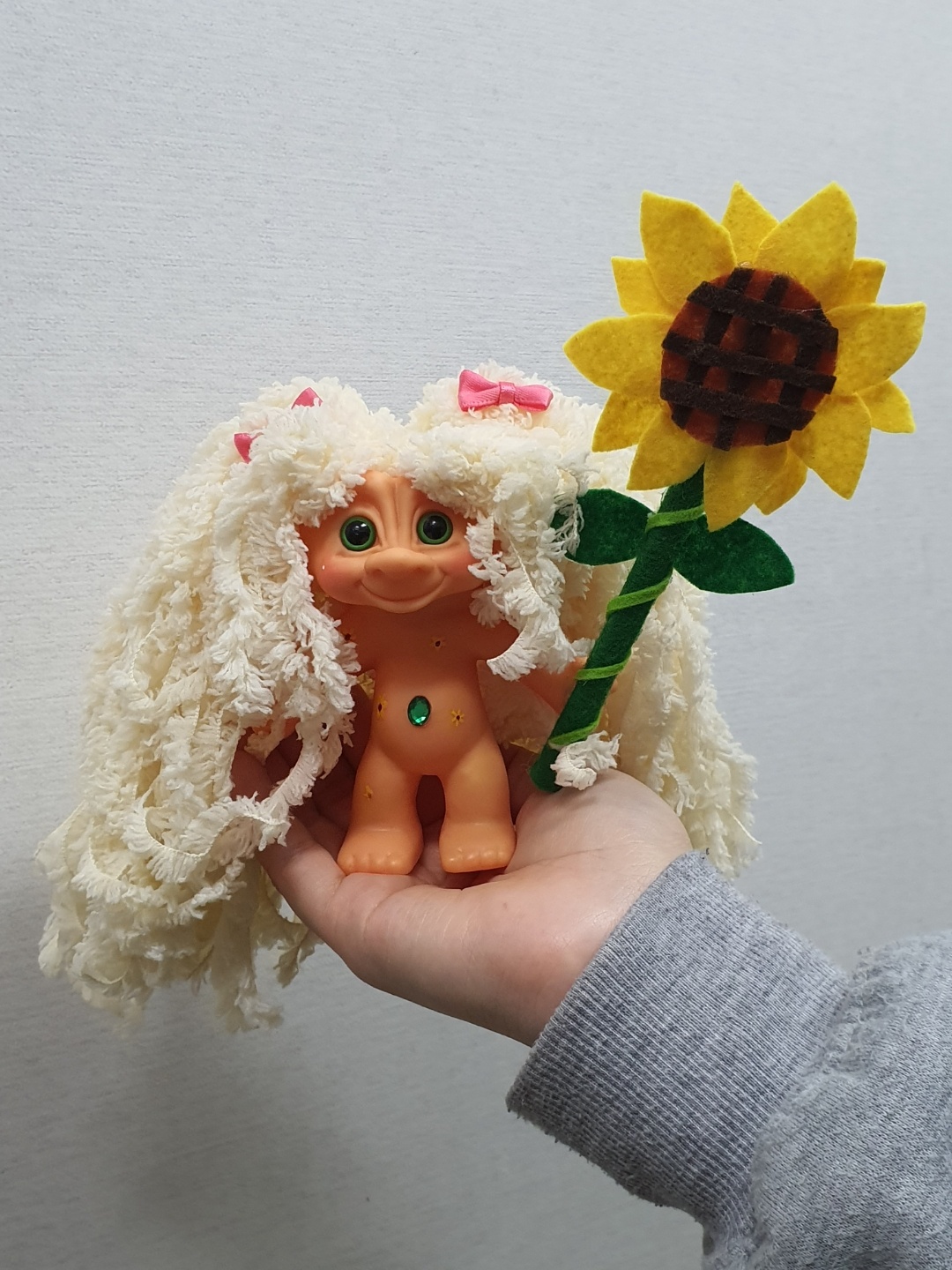 💛🌻해바라기 커스텀 트롤🌻💛
작년에 소품샵에서 구입후 직접 커스텀한
트롤이에요😊