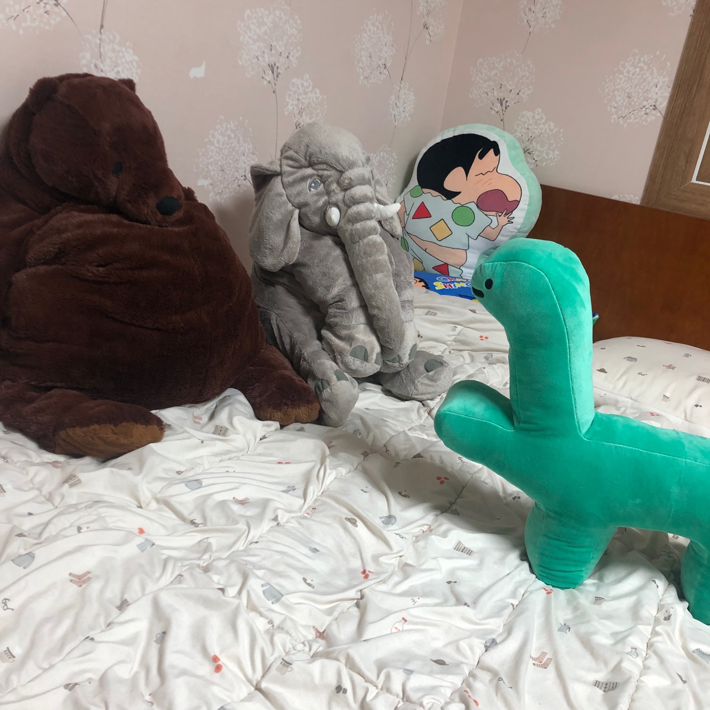 새 친구들과 인사하는 브라키오