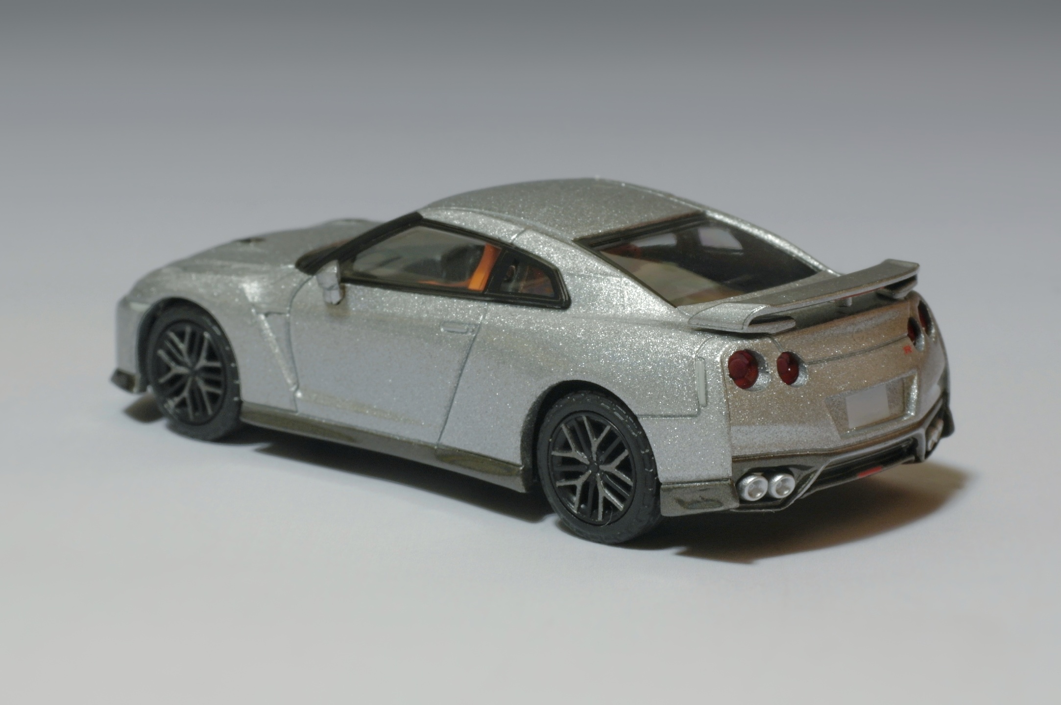 1/64 TLV 2017 R35 GT-R
