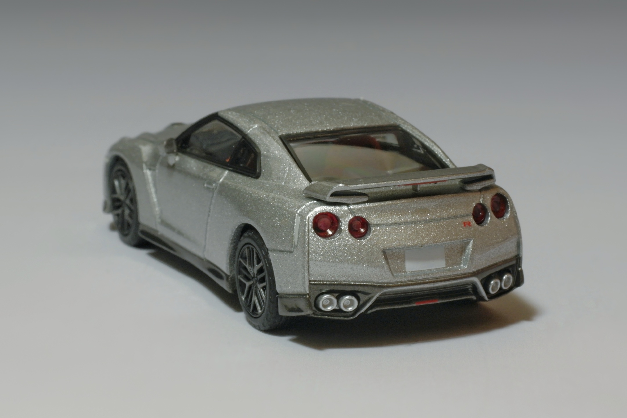 1/64 TLV 2017 R35 GT-R