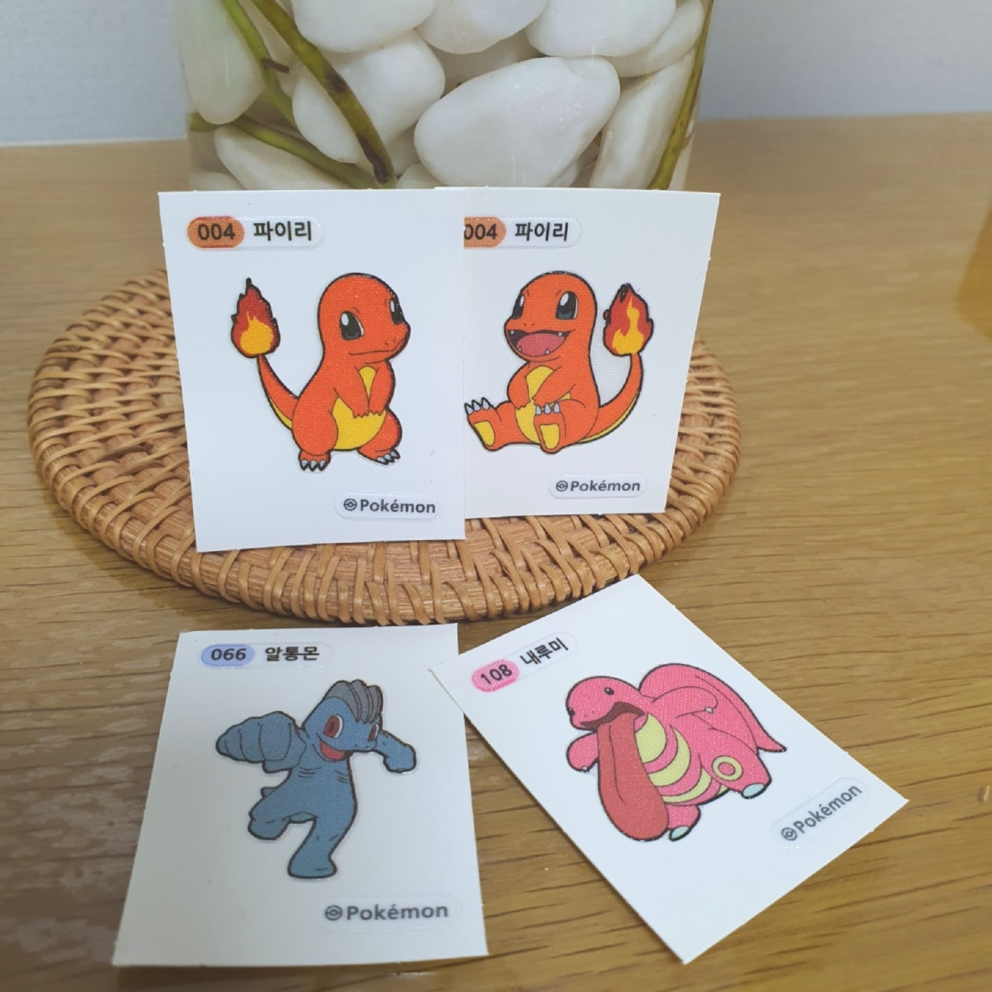 띠부띠부실 + 포켓몬빵