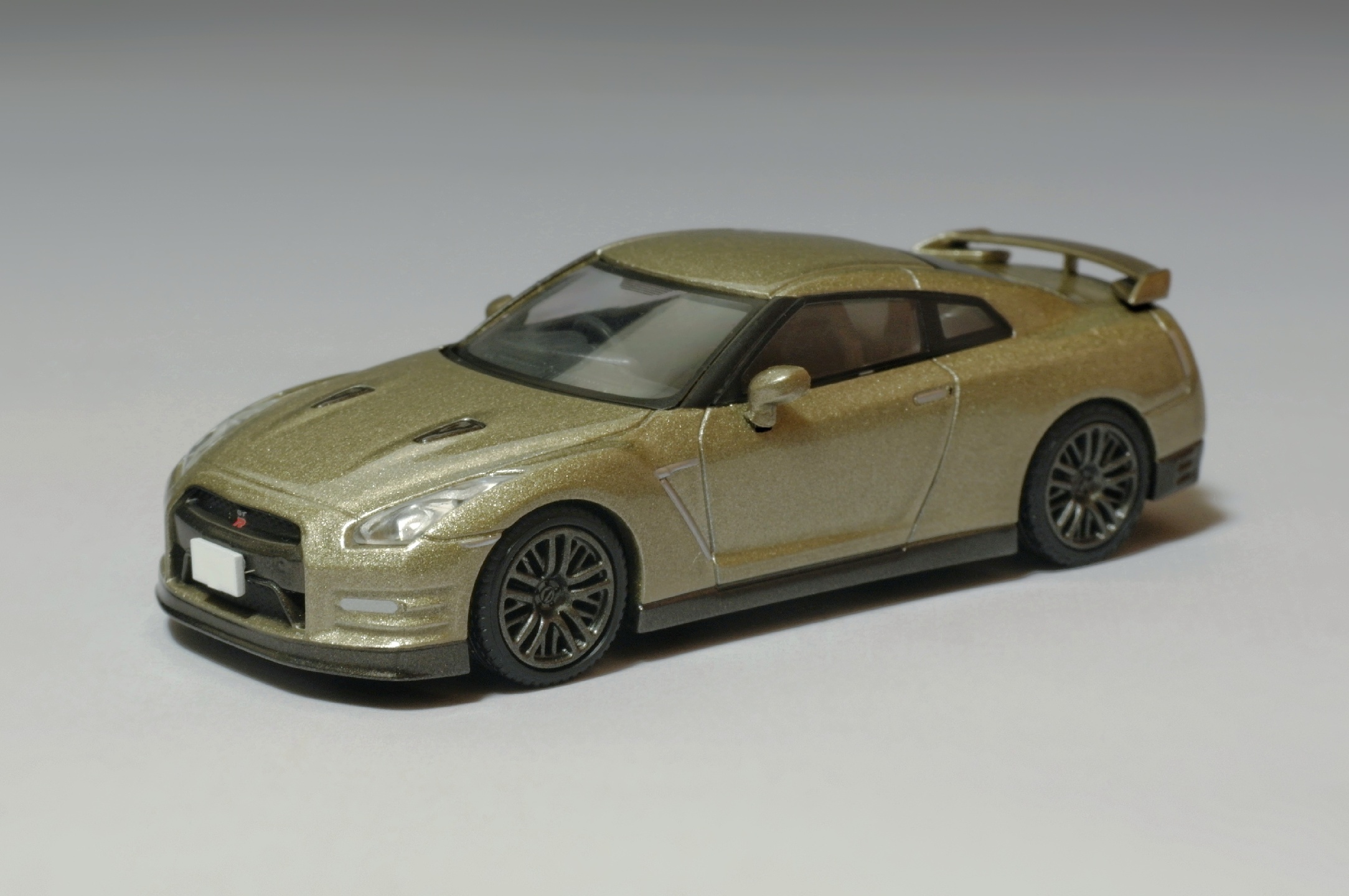 1/64 TLV 2016 R35 GT-R 45th Anniversary
