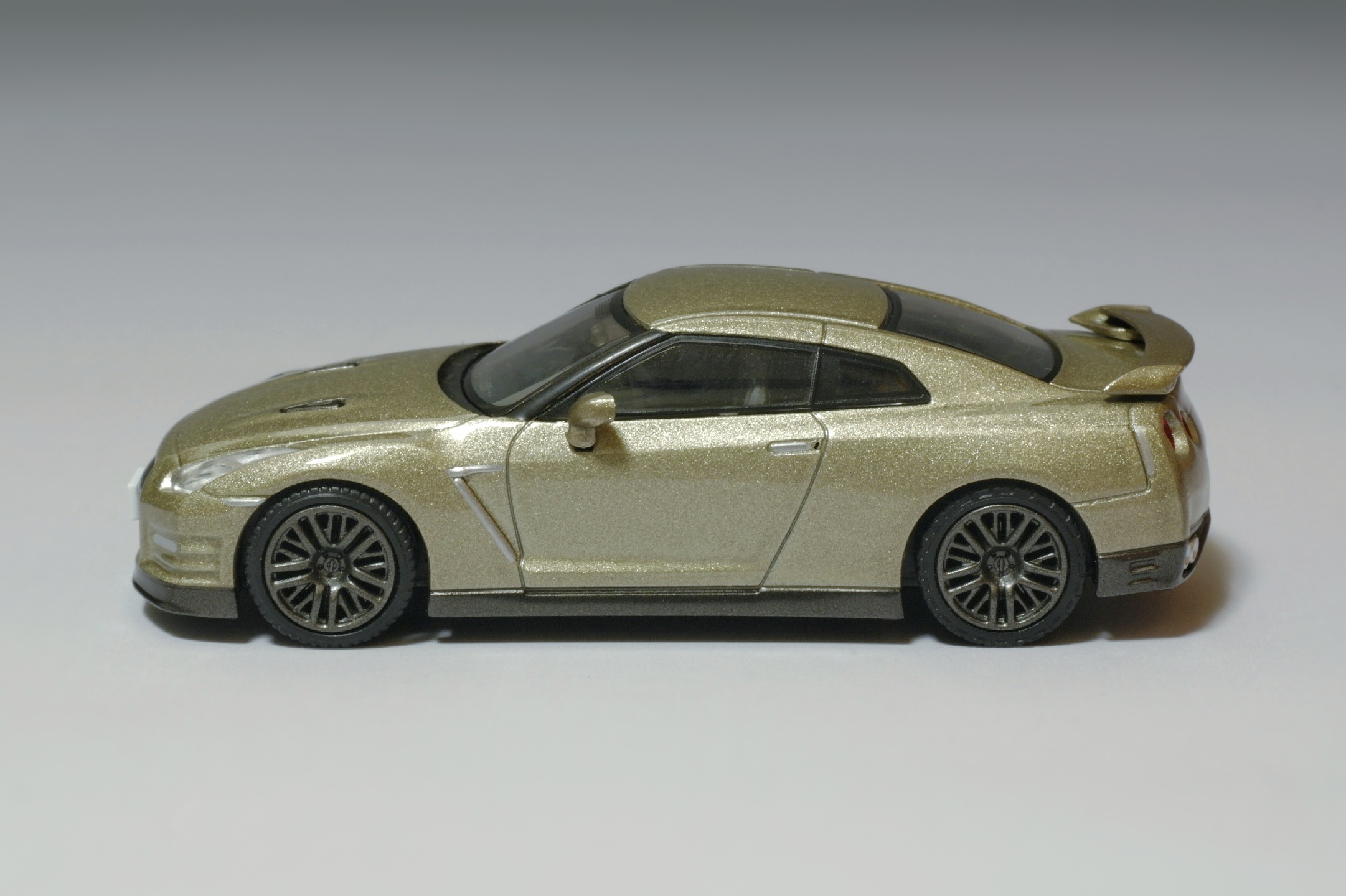 1/64 TLV 2016 R35 GT-R 45th Anniversary
