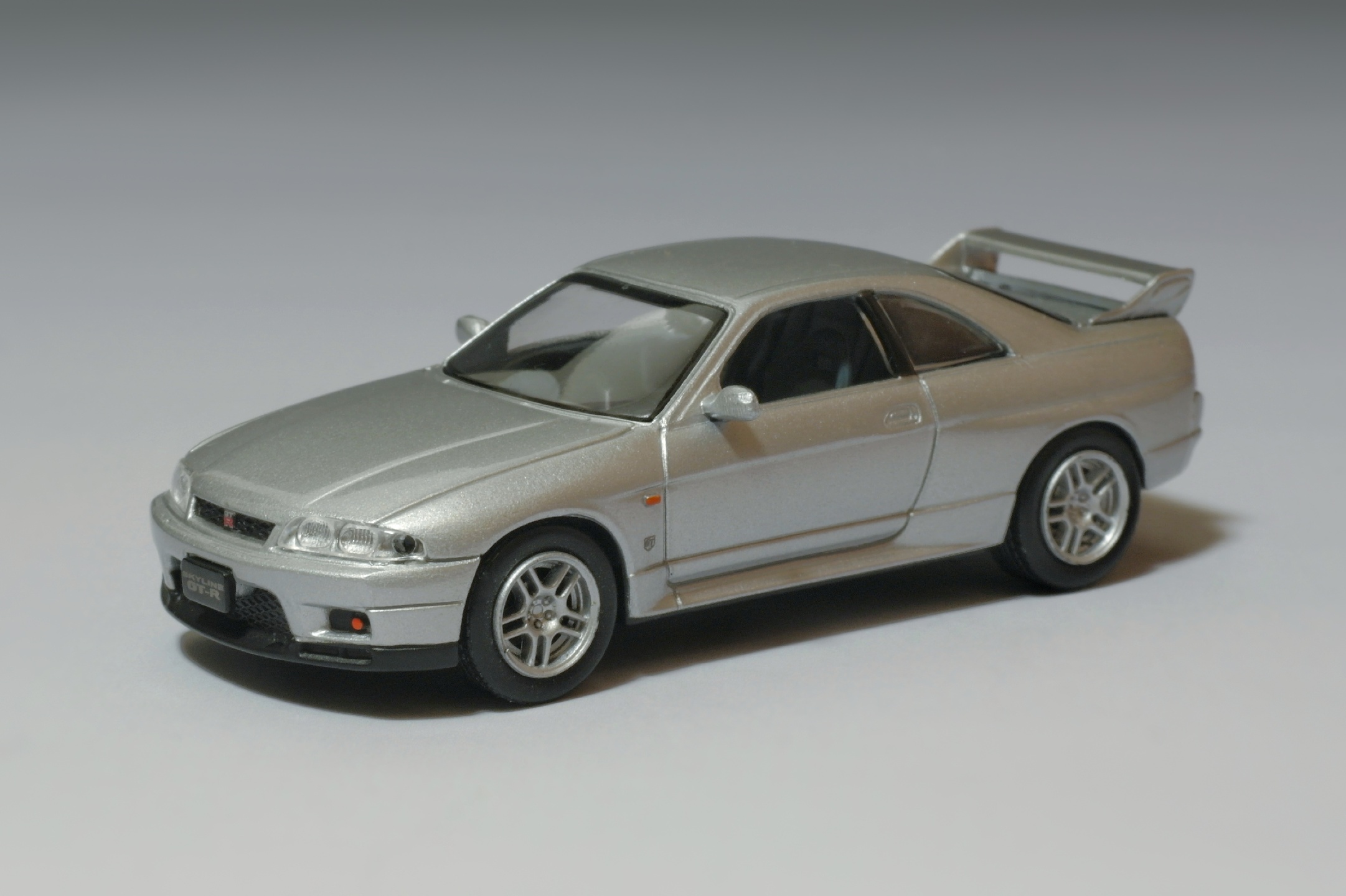1/64 Kyosho R33 GT-R