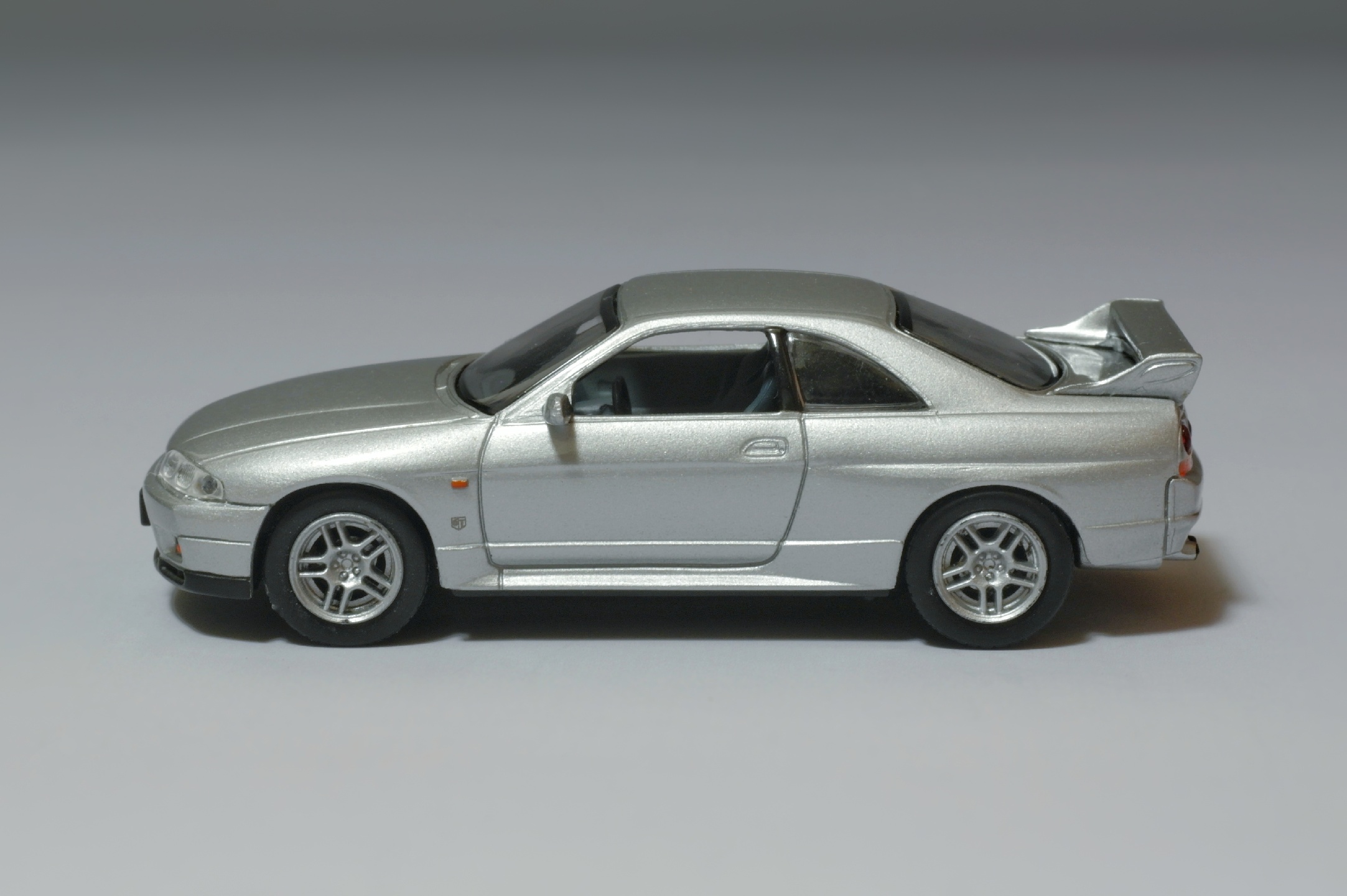 1/64 Kyosho R33 GT-R