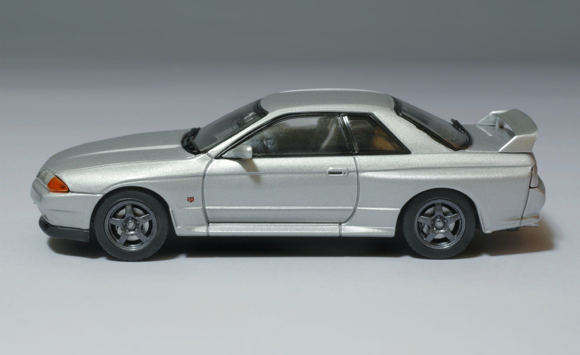 1/43 EBBRO R32 GT-R