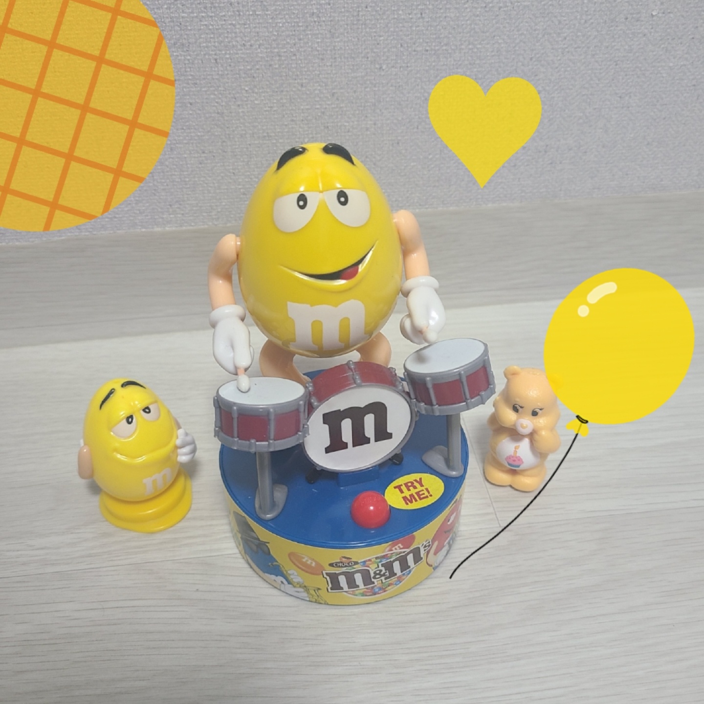 엠앤엠즈 북치는 장난감💛 M&M