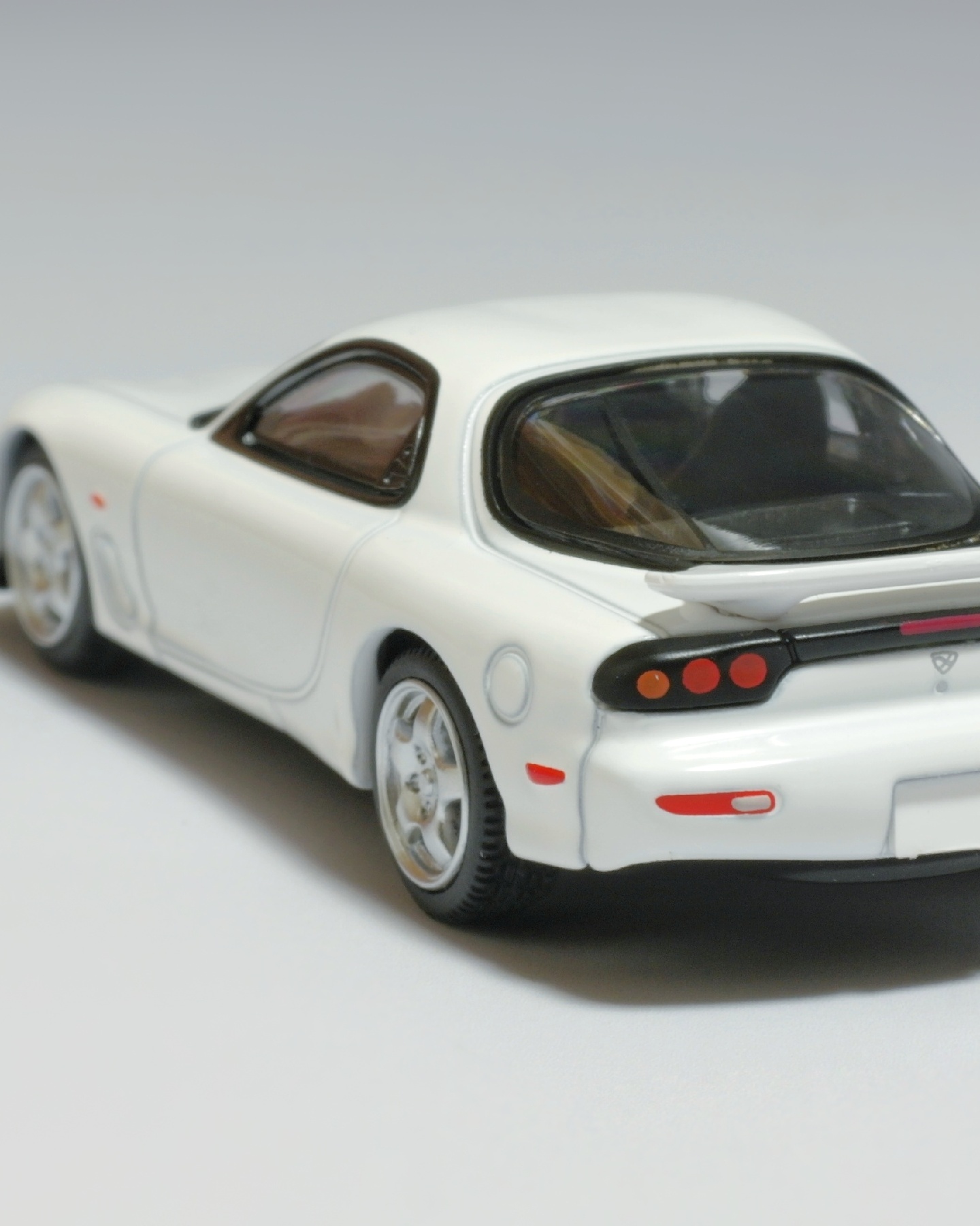 1/64 TLV Mazda Efini RX-7 Type RS