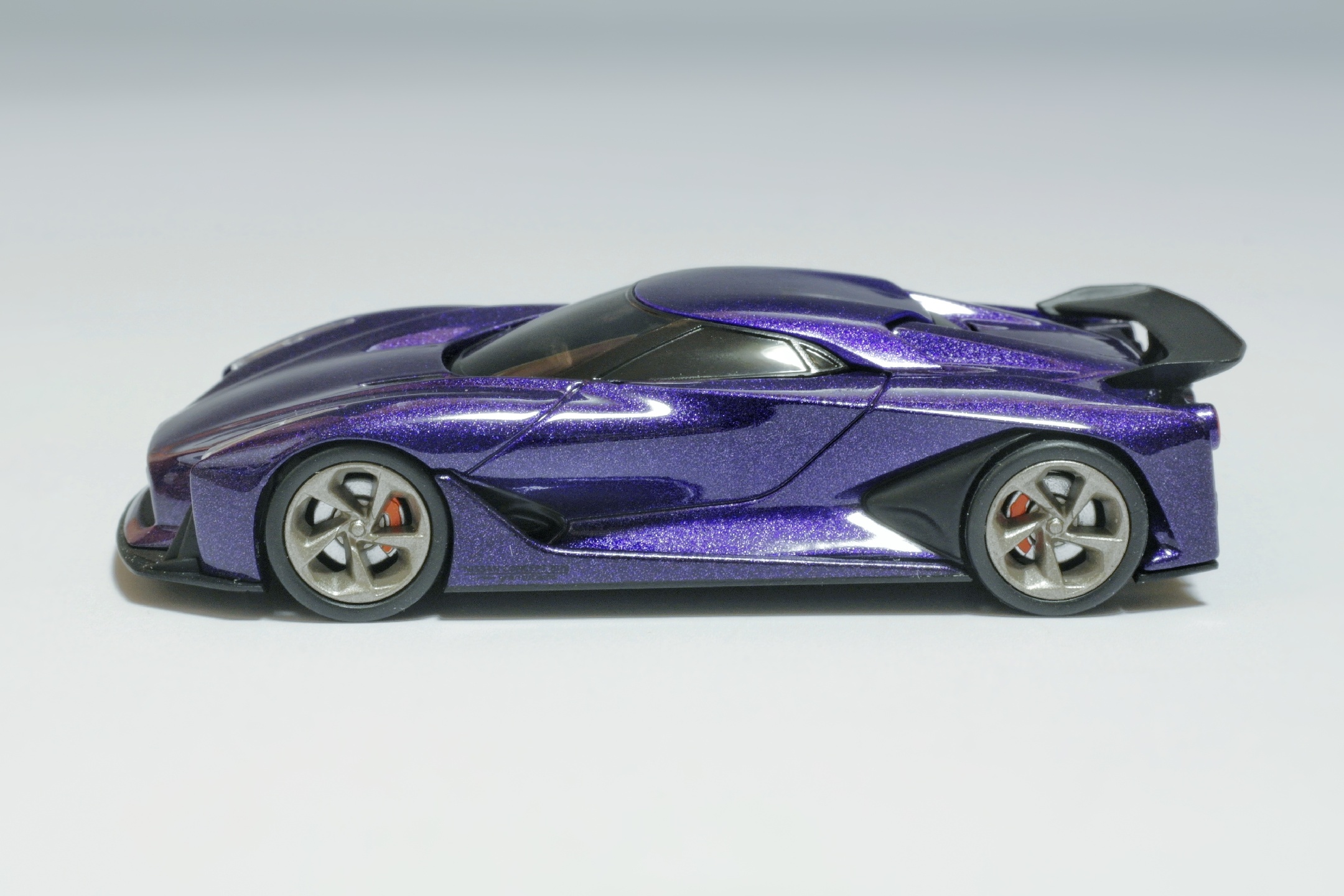 1/64 TLV NISSAN Concept 2020 Vision Gran Turismo