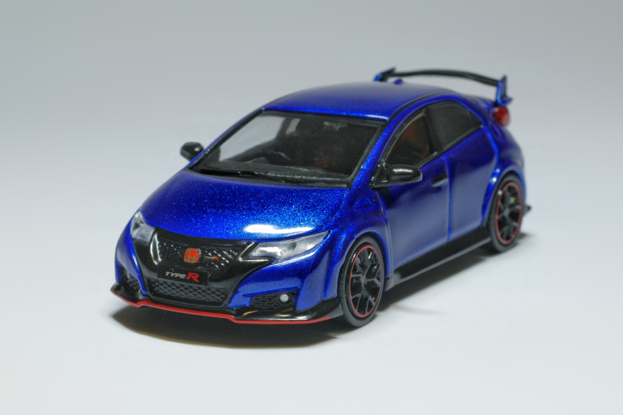 1/64 Tarmac Works Honda Civic Type-R FK2
