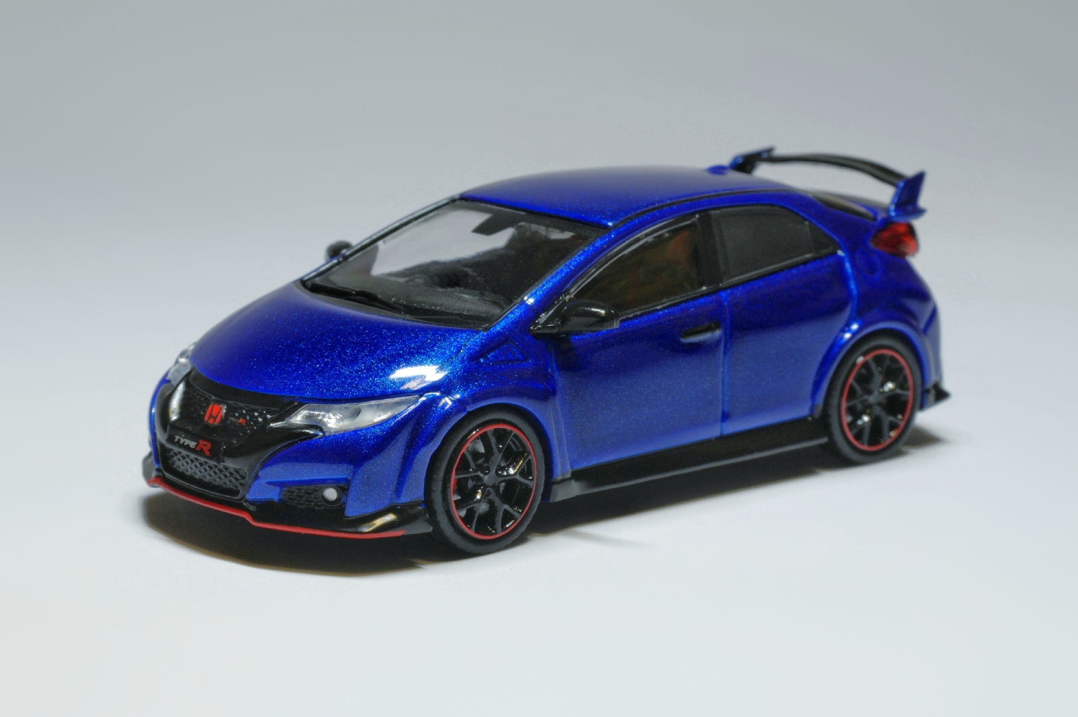 1/64 Tarmac Works Honda Civic Type-R FK2