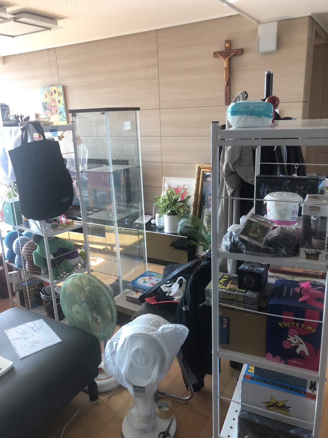 이사한지 어느덧 1년으로
변화된 제 방