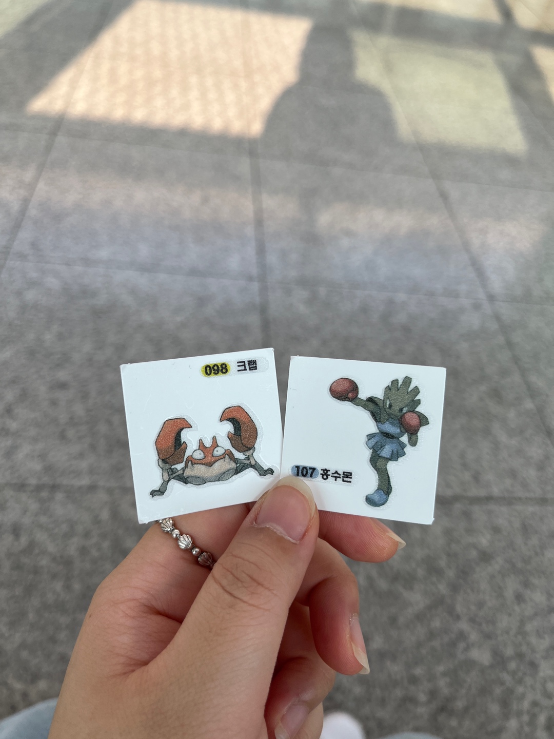 포켓몬 띠부띠부씰 가챠