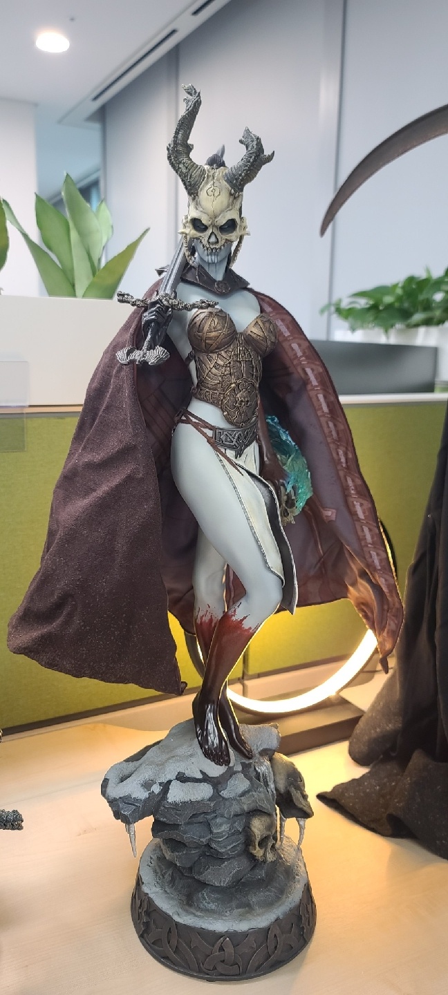 可動改造) Sideshow 『コート・オブ・ザ・デッド』キアー Amazon