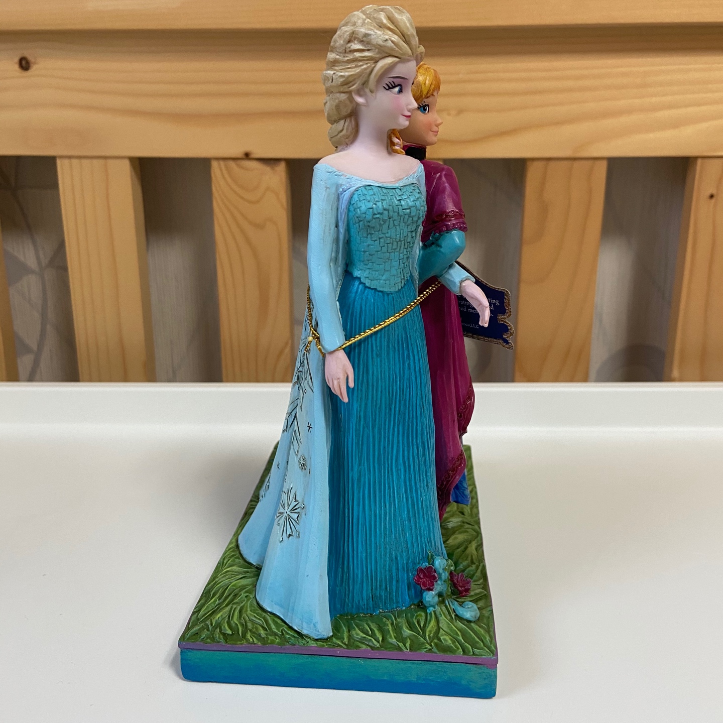 ❄️Disney Showcase collection enesco frozen “Sister Forever”❄️