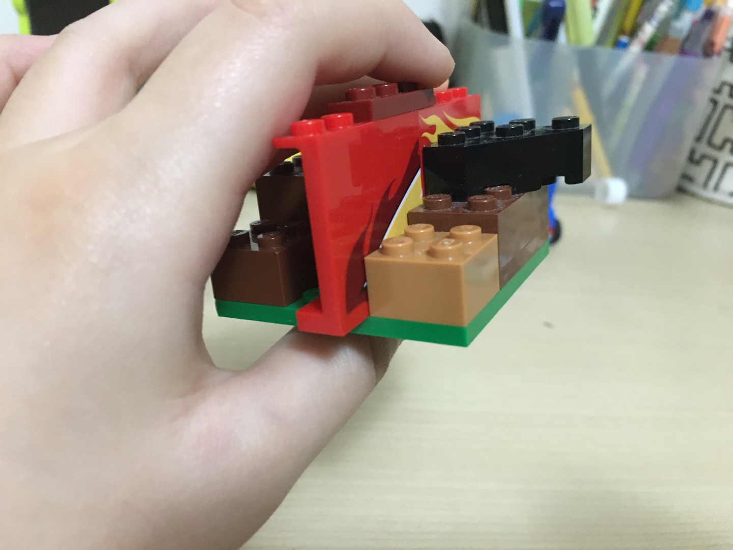 레고로 만든 폰 거치대