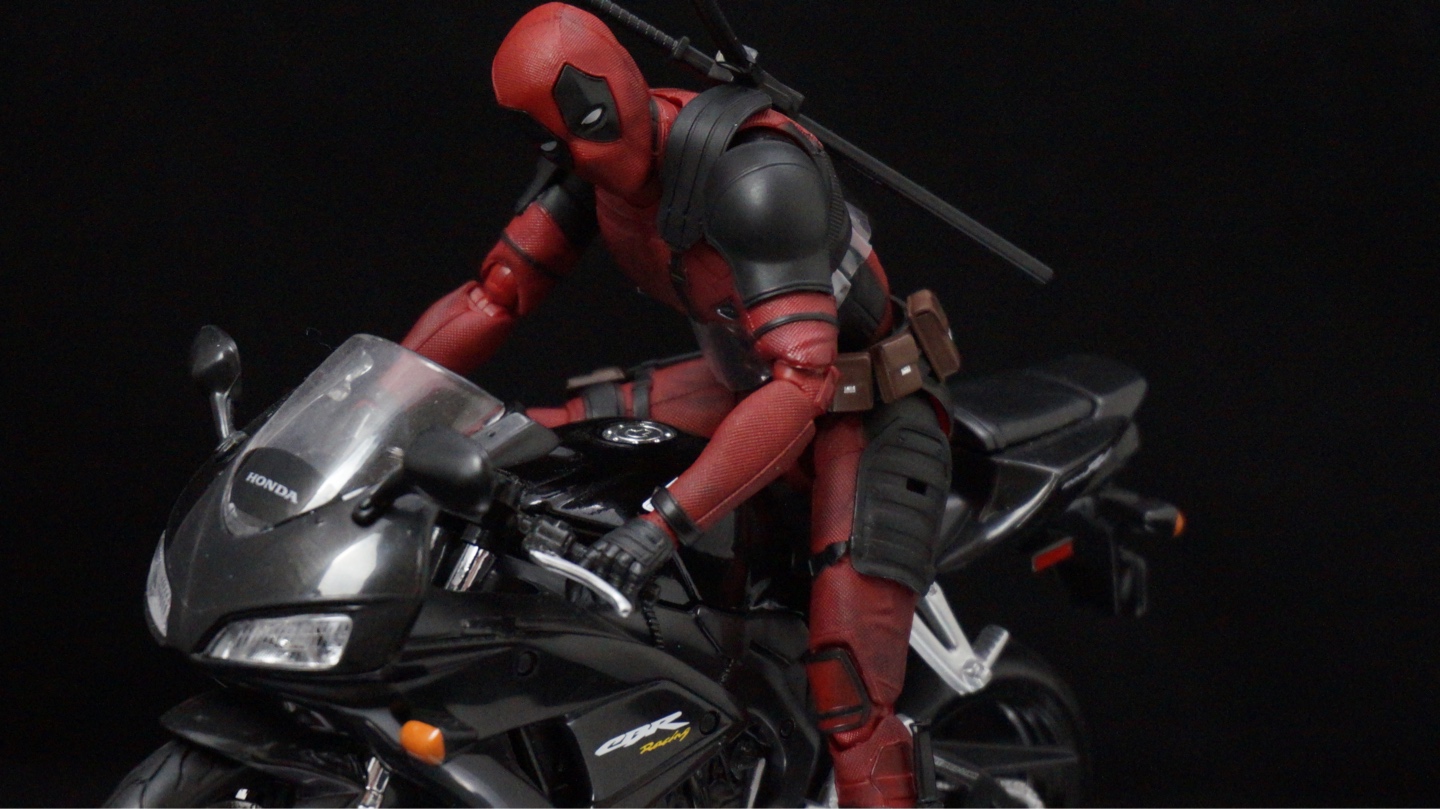 반다이 S.H.Figuarts 데드풀