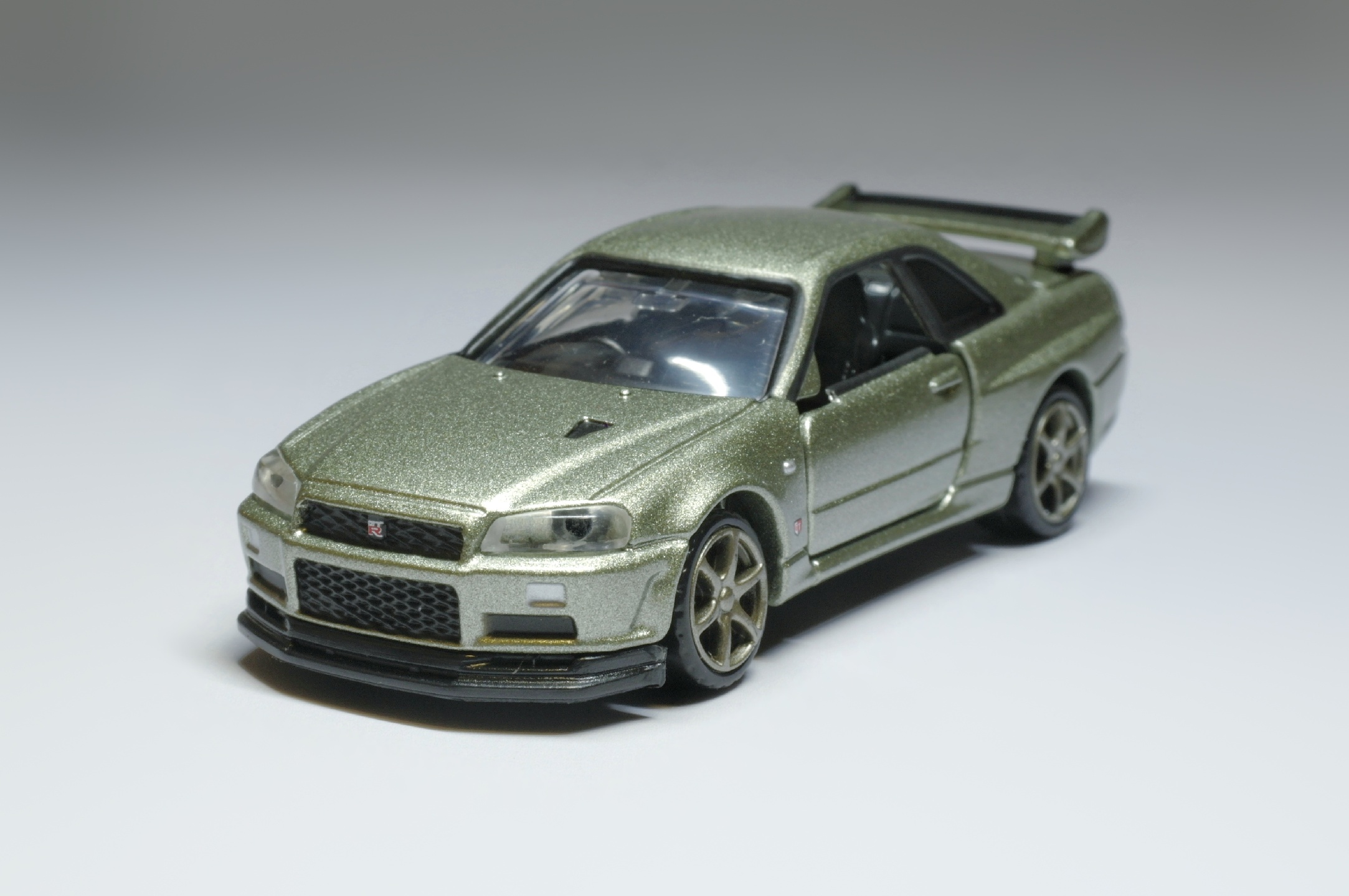 1/62 Tomica Premium R34 GT-R V-Spec II Nür Shop Original Model