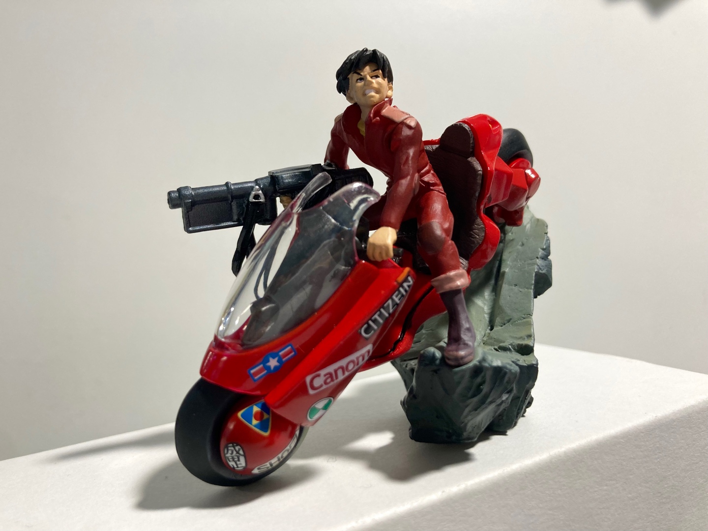 Kaiyodo x movic 아키라(AKIRA) 가챠 피규어