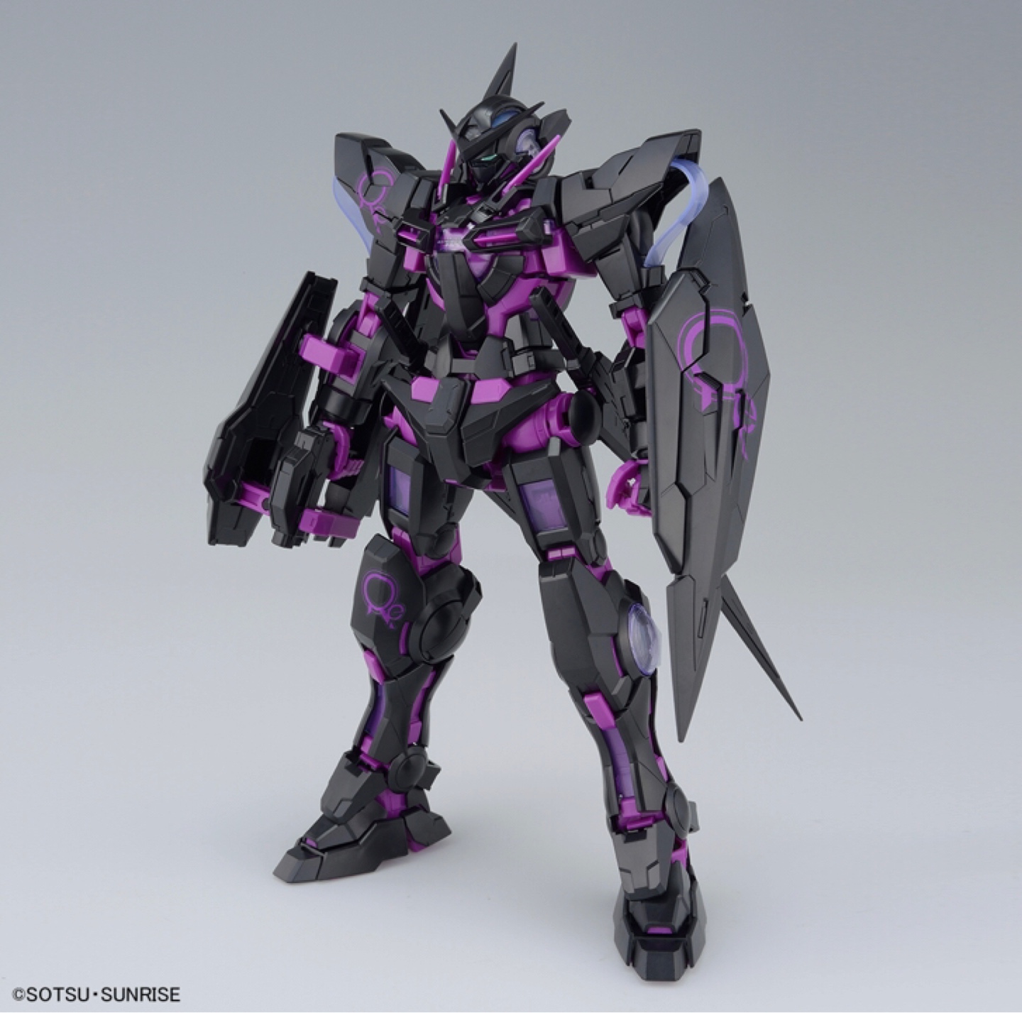 MG 1/100 GN-001 건담 엑시아 [리서큘레이션 컬러/네온 퍼플]